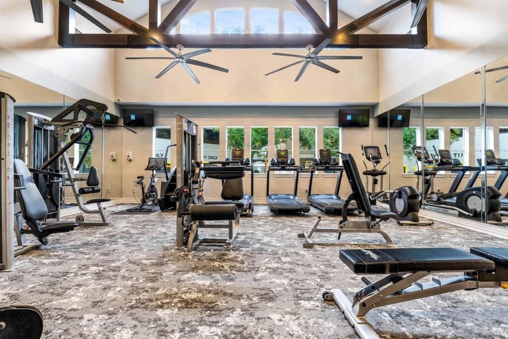 Devine Livings At Hermann Park Apartment Хюстън Екстериор снимка
