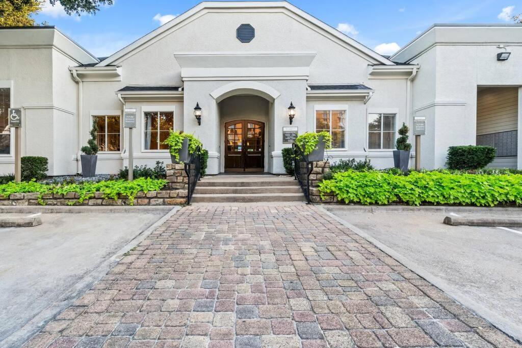 Devine Livings At Hermann Park Apartment Хюстън Екстериор снимка